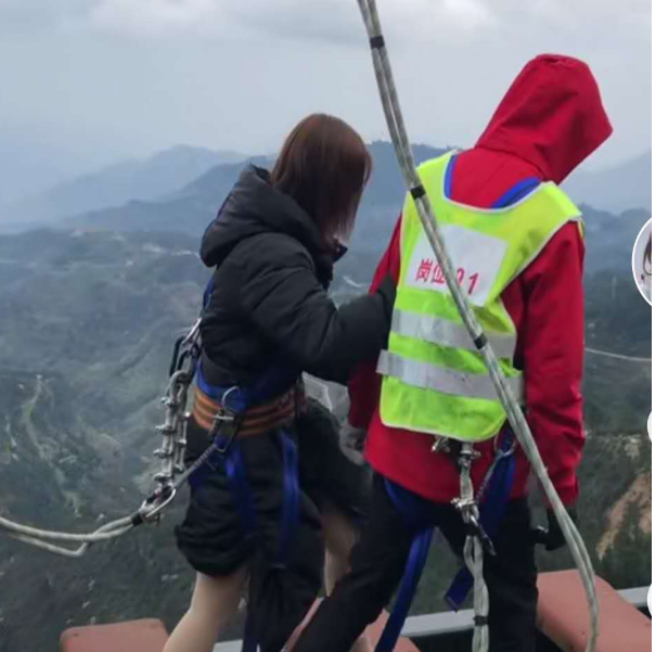 张家界翼装飞行事件—景区不得不提防的高风险项目?。?！  