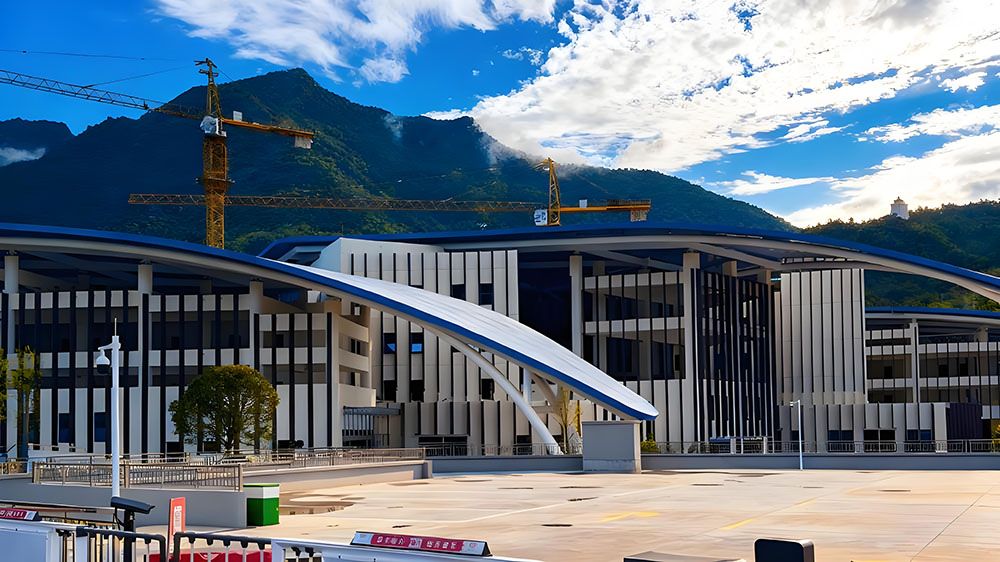 唐家河自然?；で鸵拙巴ň扒蔽裣低炒锍珊献?/></p><p style=